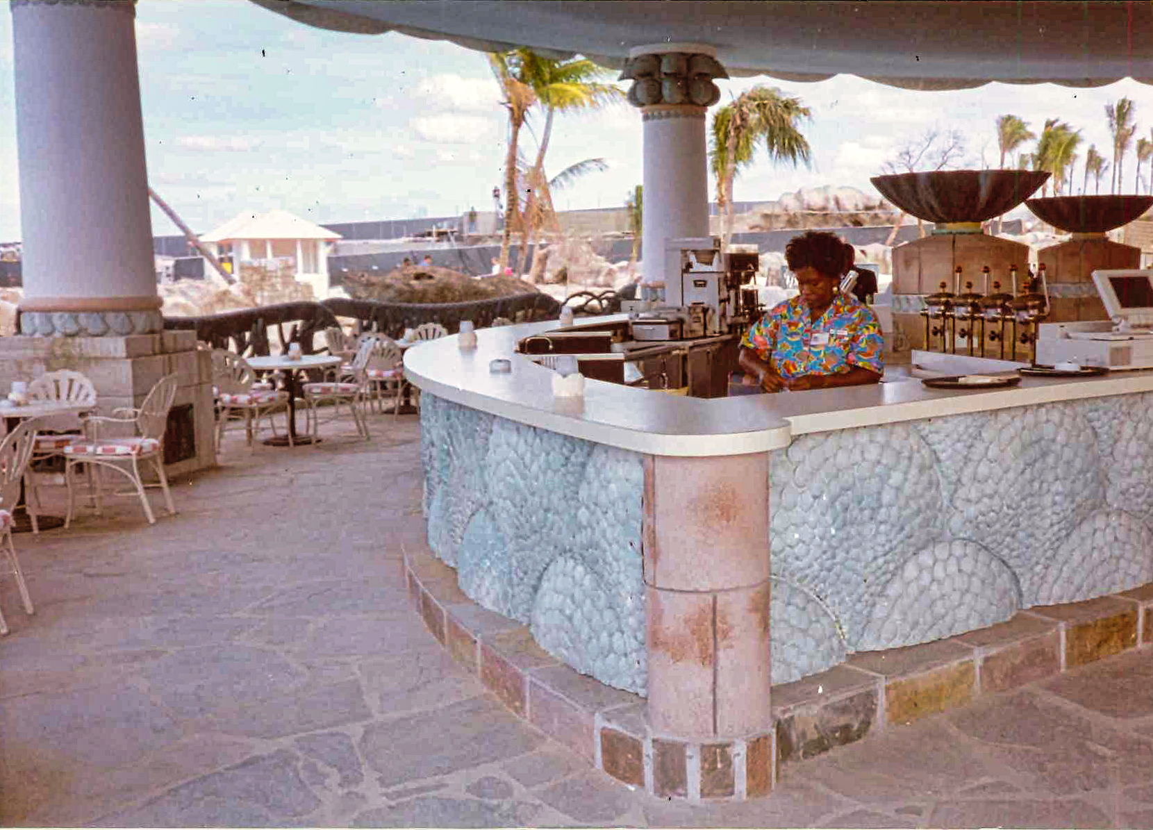 bar top Atlantis